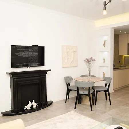 Center Apartment *